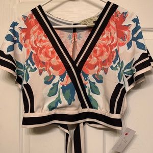 Diva Boutique crop flower shirt